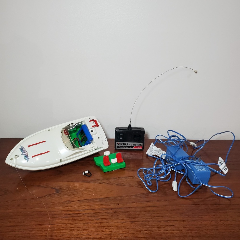 Nikko Vintage R/C Tide Rider Radio Controlled Boat R/C & Charger/UNABLE TO TEST!